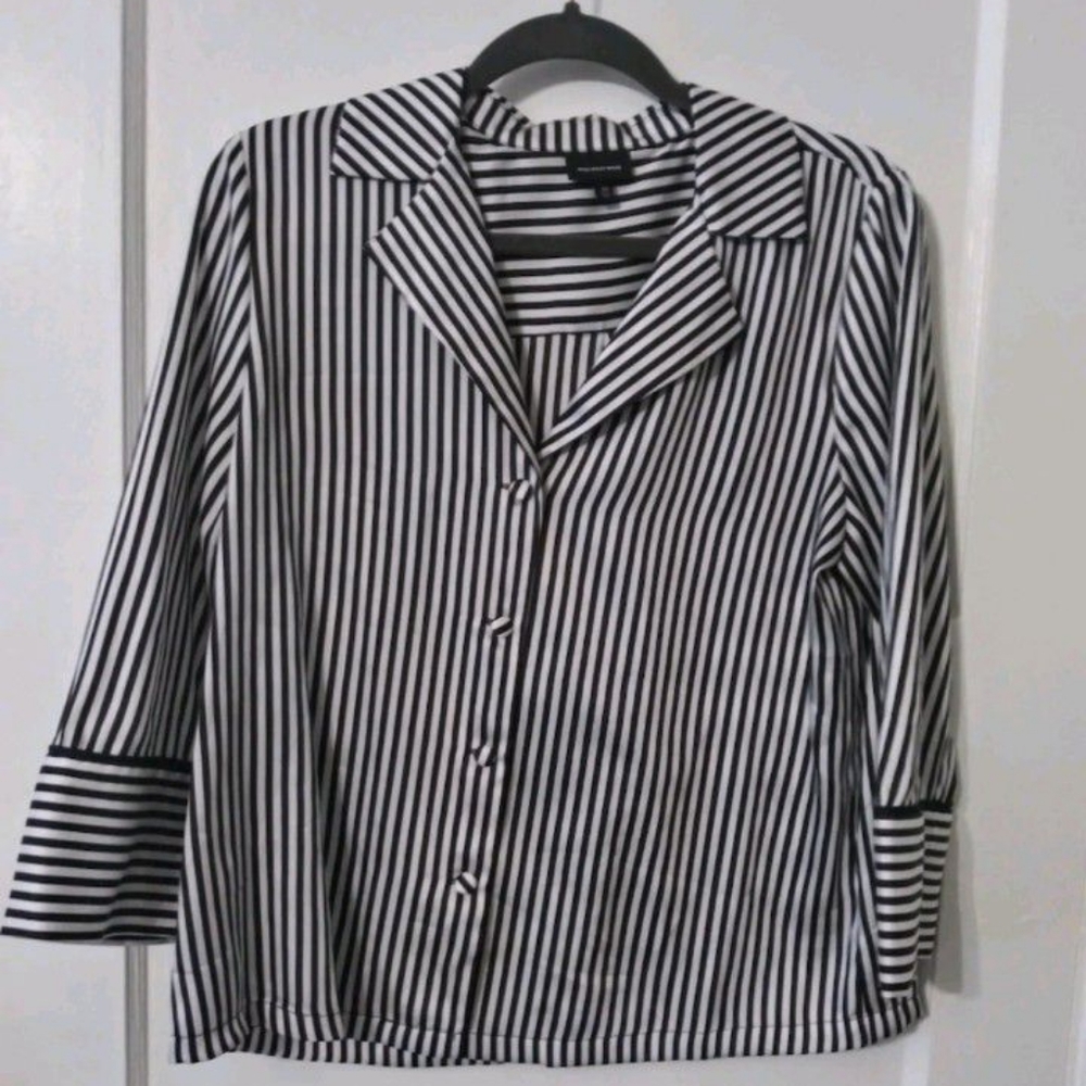 3 Maternity shirts